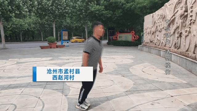 DƬ